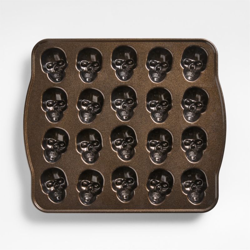 Nordic Ware Skull Bites Cakelet Pan