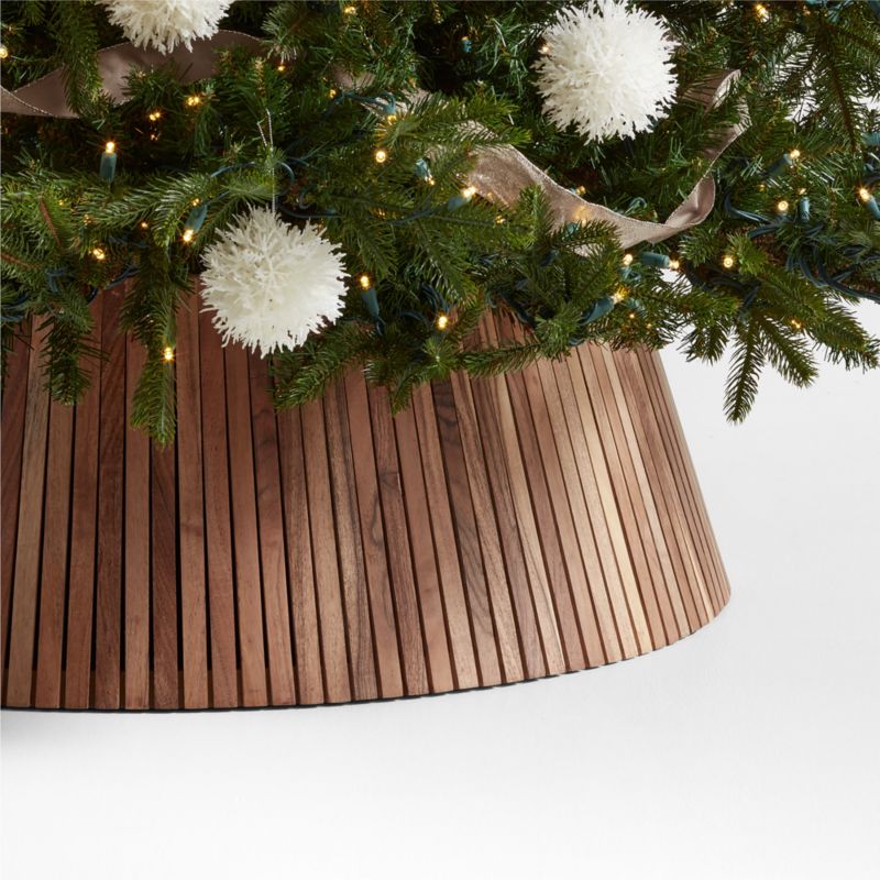 Skei Extra-Large Natural Wood Christmas Tree Collar 34"
