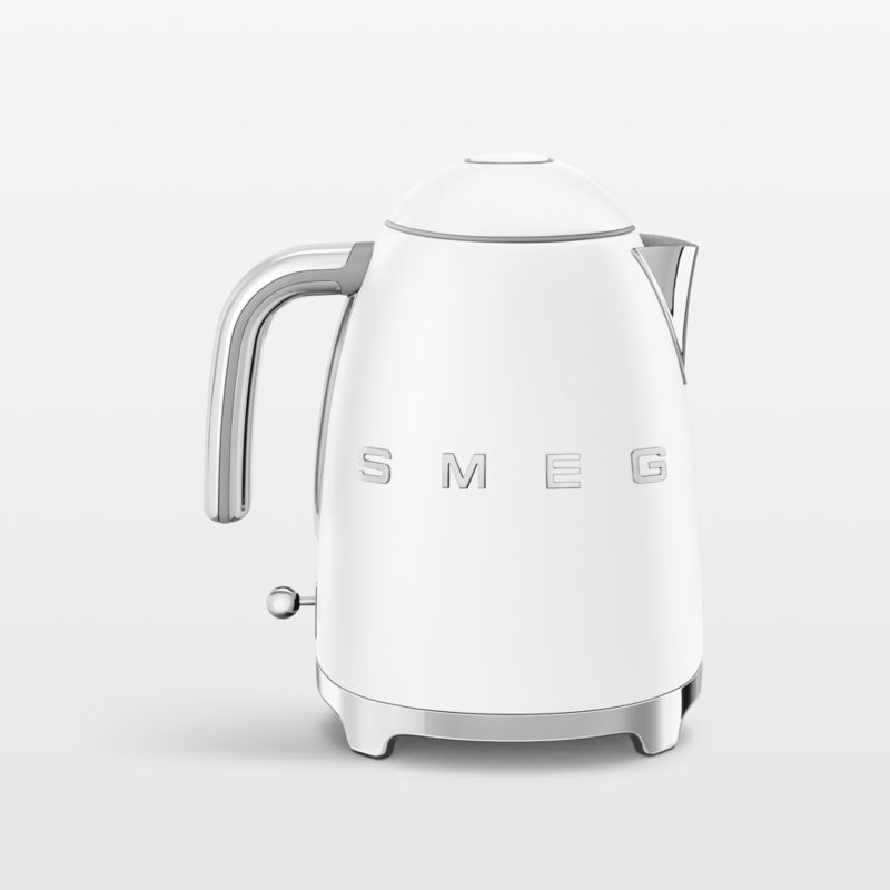 SMEG Matte White Retro Electric Kettle