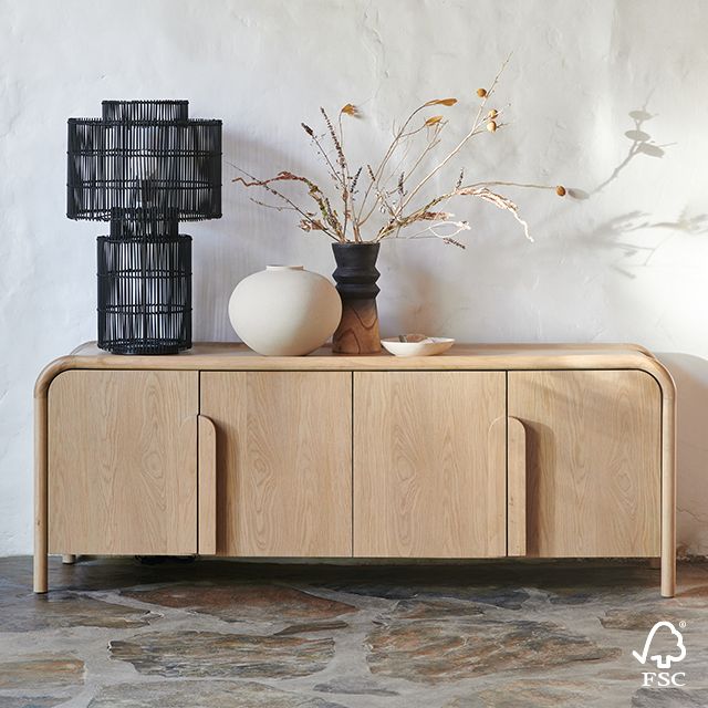 Annie Credenza