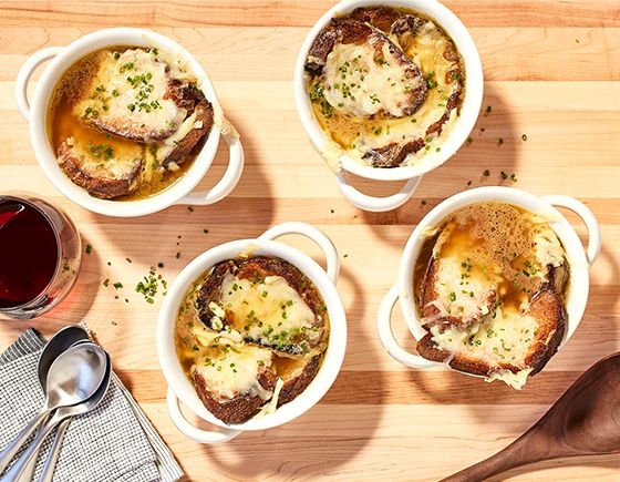 french onion soup with gruyere cheesy toast