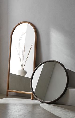 natia mirror