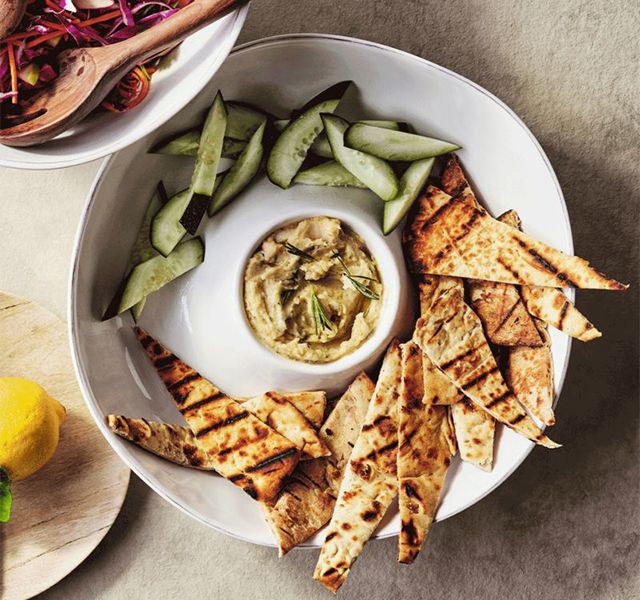 rosemary white bean dip with toasted naan