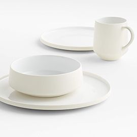 Tour Dinnerware Collection