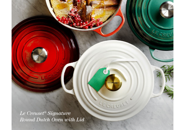 Le creuset signature round dutch oven with lid