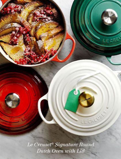 Le creuset signature round dutch oven with lid