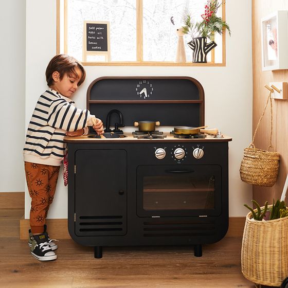 MODERN CHEF KITCHEN