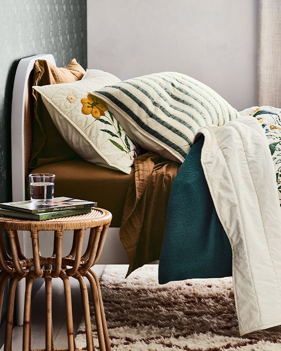 a comfy, cozy bedroom