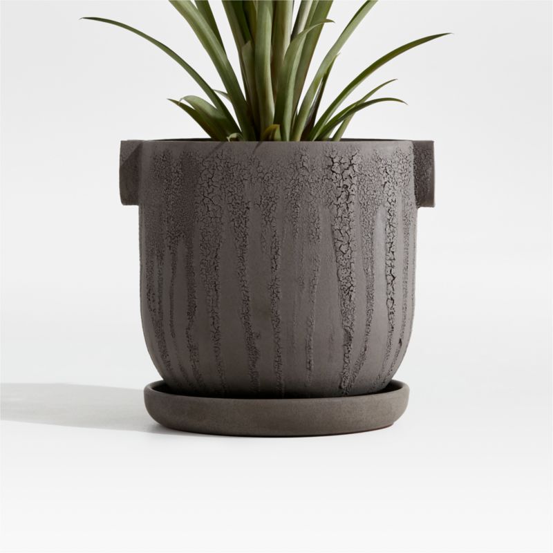 Image of Terracotta planter with saucer