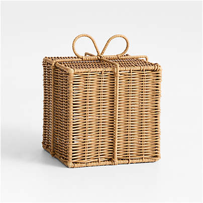 Alford Rattan Front Porch Present 11"