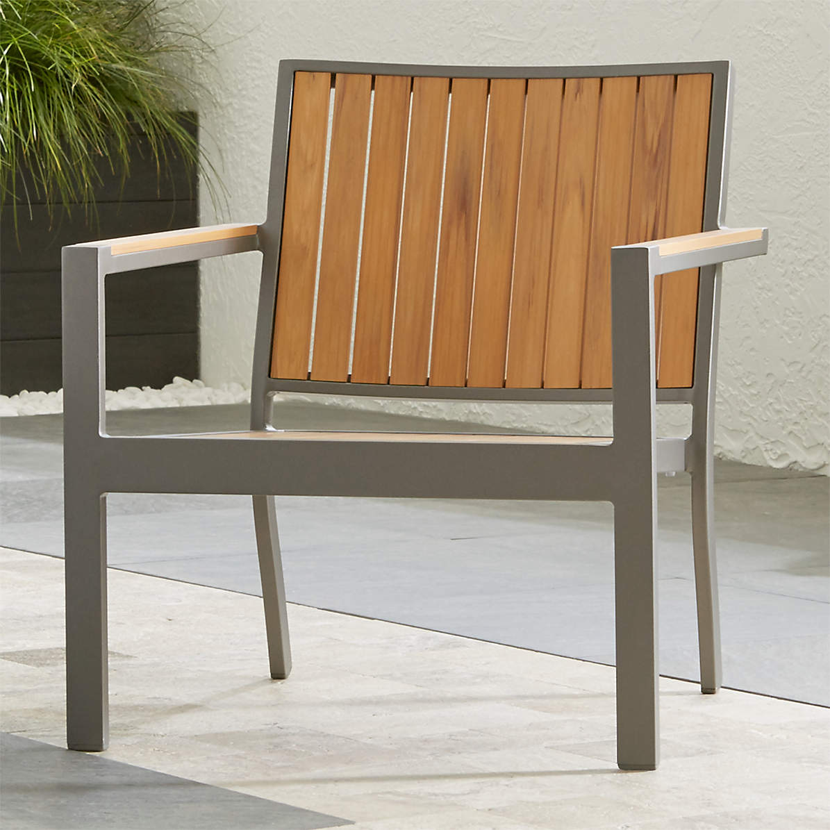 crate and barrel alfresco lounge chair