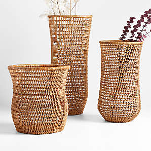 https://cb.scene7.com/is/image/Crate/AlgarveWovenVasesFSSS24/$web_plp_card_mobile$/230907155714/algarve-light-brown-woven-vases.jpg