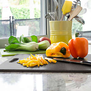 Surprise: Plastic Cutting Boards Shed Microplastics During Use - Core77