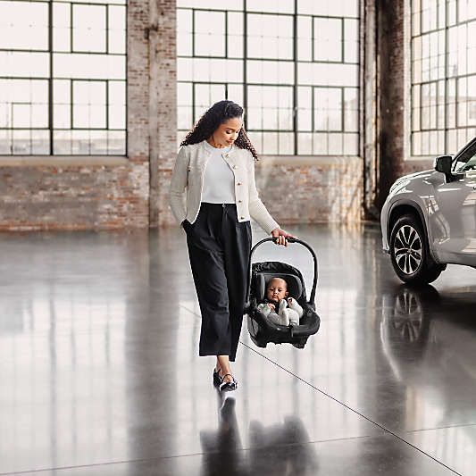 UPPAbaby Aria V2 Evelyn Green Infant Car Seat and Base