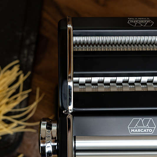 Atlas 150 Plus Pasta Maker Black