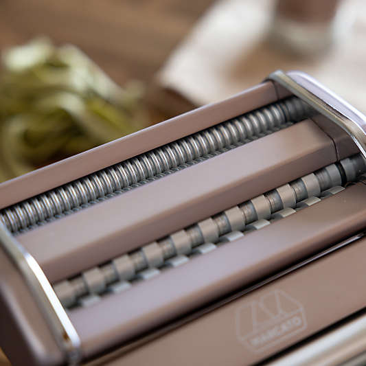 Atlas 150 Plus Powder Pink Pasta Maker