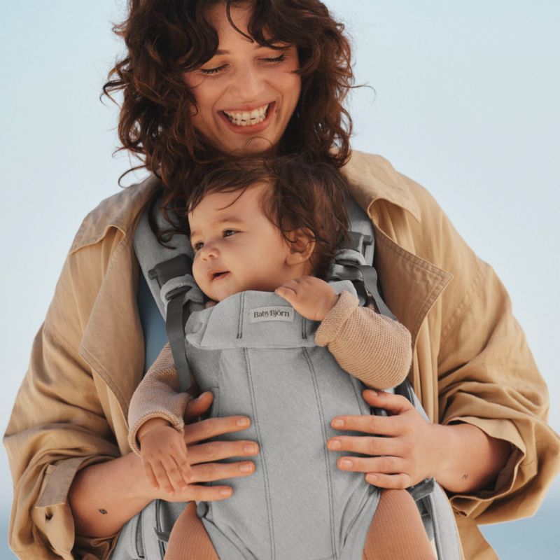 BABYBJÖRN ™ Grey Harmony 3D Melange Baby Carrier - image 3 of 6