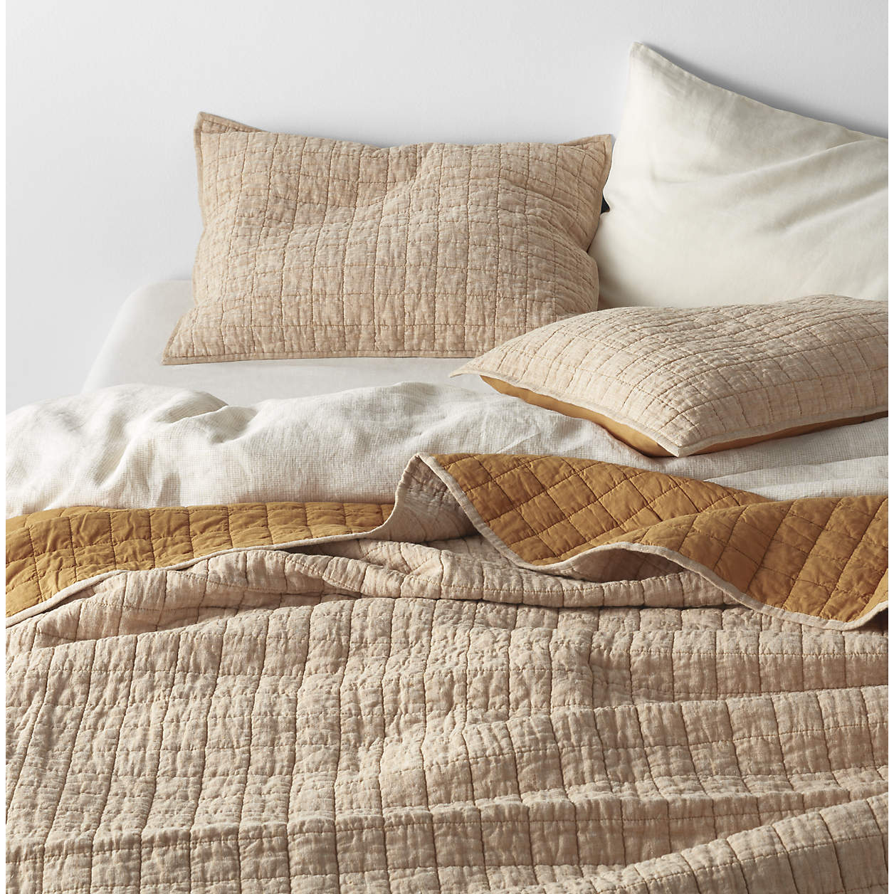 Belgian Brulee Brown Linen Quilt King + Reviews Crate & Barrel Canada