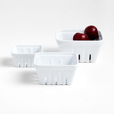 View White Stoneware Berry Box Colanders, Set of 3 details