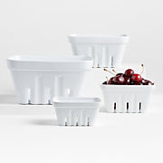 White Berry Box Colanders, Set of 4