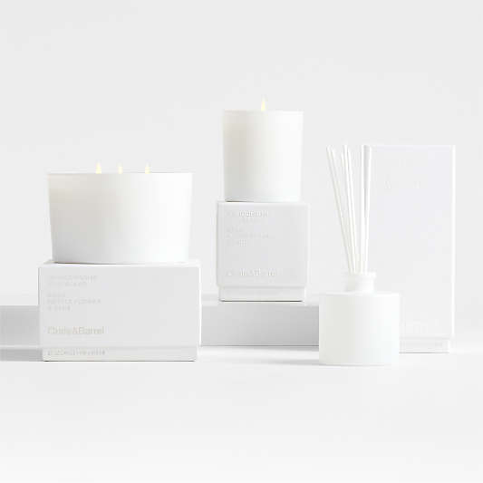 Monochrome No. 01 Blanc Scented Candles and Diffuser - Basil, Nettle Flower and Sage