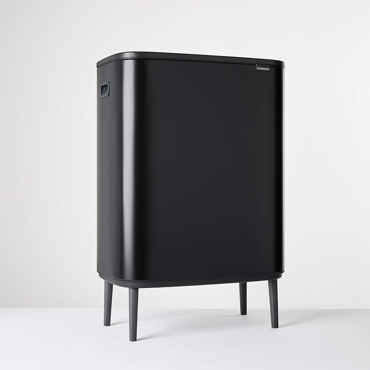 tv Er is een trend bende Brabantia Matte Black Dual Compartment Bo Touch Bin Hi + Reviews | Crate &  Barrel