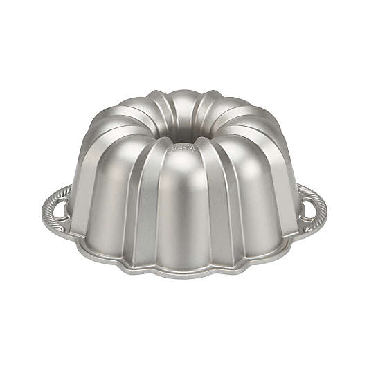 Nordic Ware ® Anniversary Bundt ® Pan