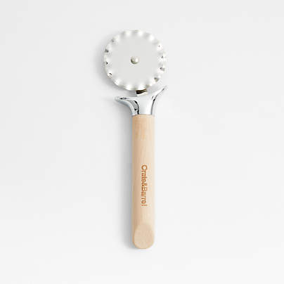 Crate & Barrel Large Straight Icing Spatula with Beechwood Handle + Reviews