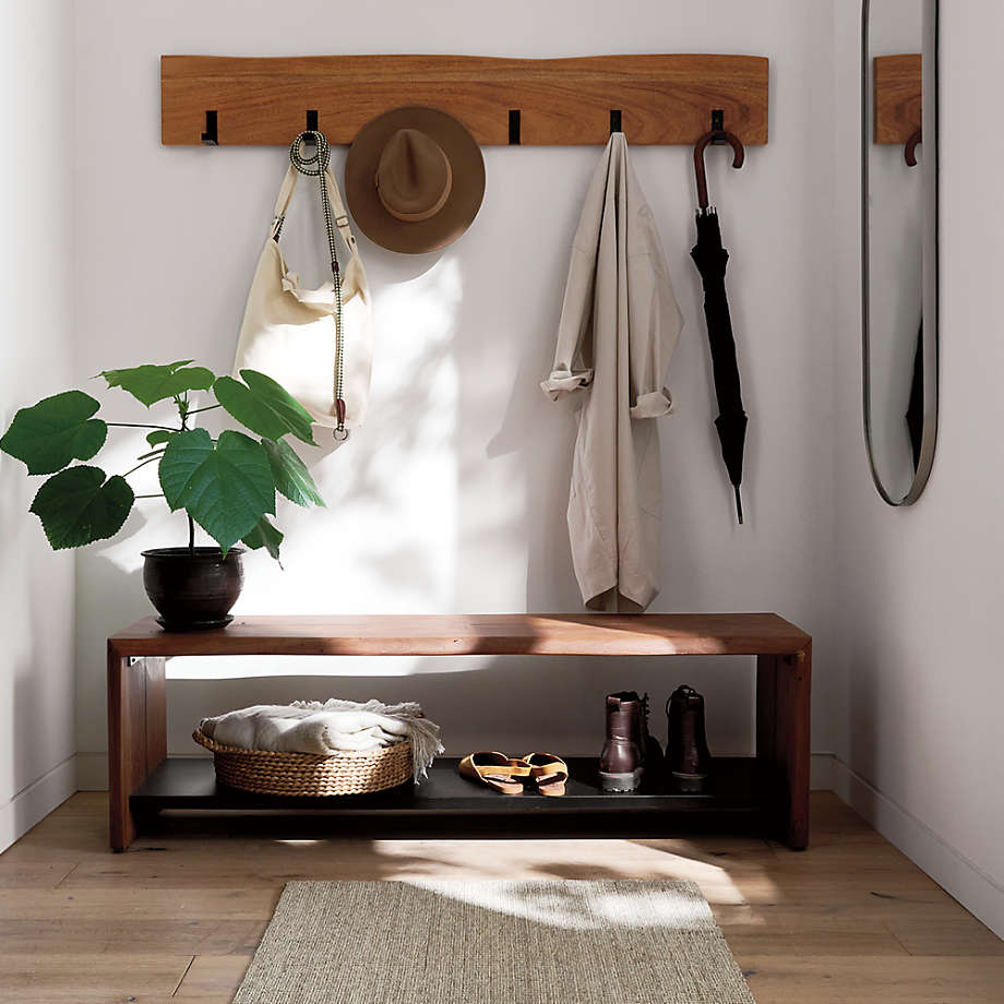 Entryway bench with rack clearance