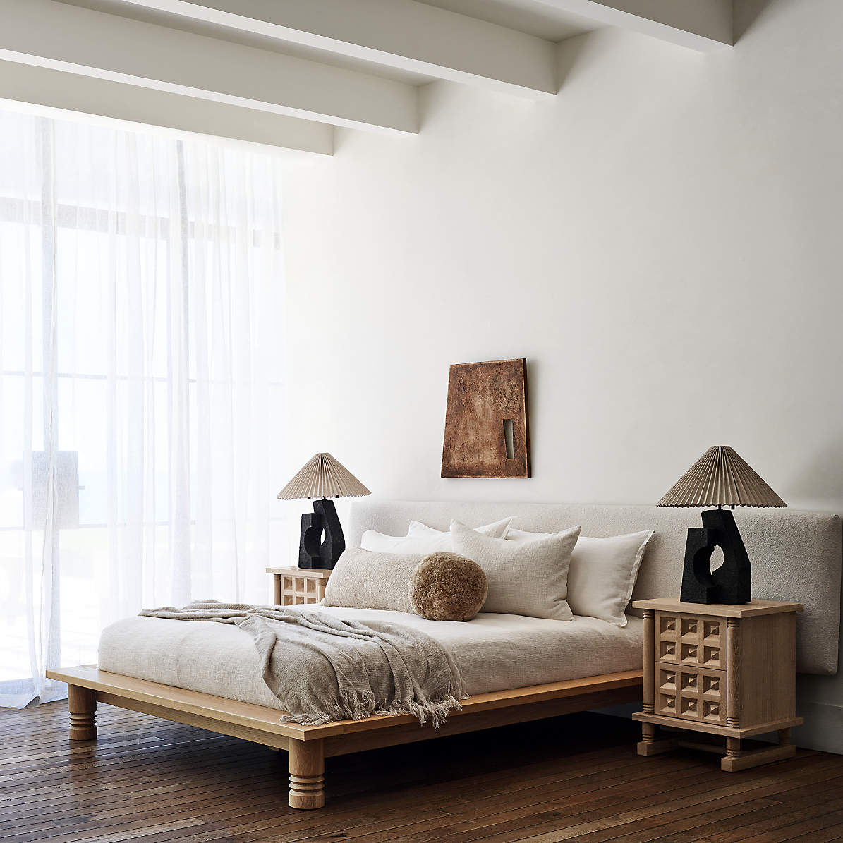 Pauletta platform on sale bed queen