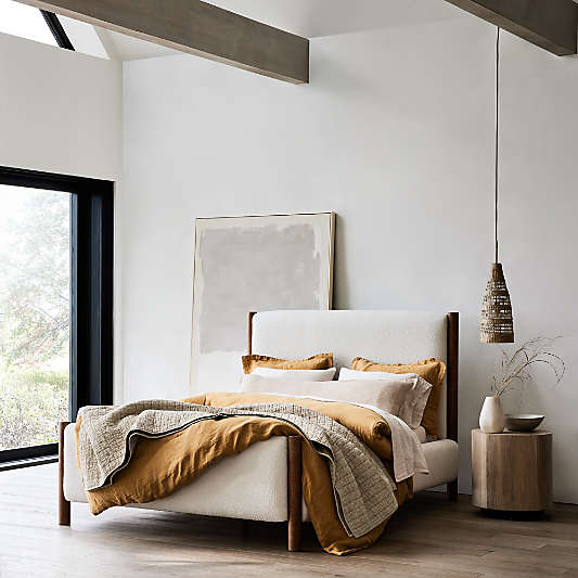 Goleta Bouclé Upholstered Solid Oak King Bed
