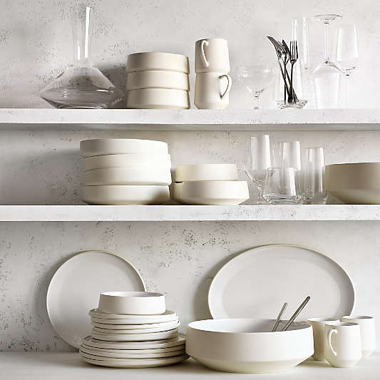 Tour White Porcelain Dinnerware 4-Piece Place Setting
