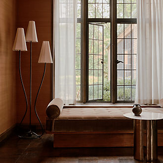 Chaise Lounges & Daybeds