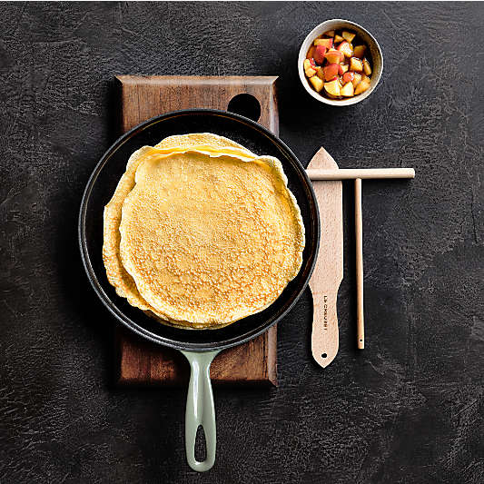 Le Creuset ® Heritage Traditional Round 10.25" Thyme Crepe Pan