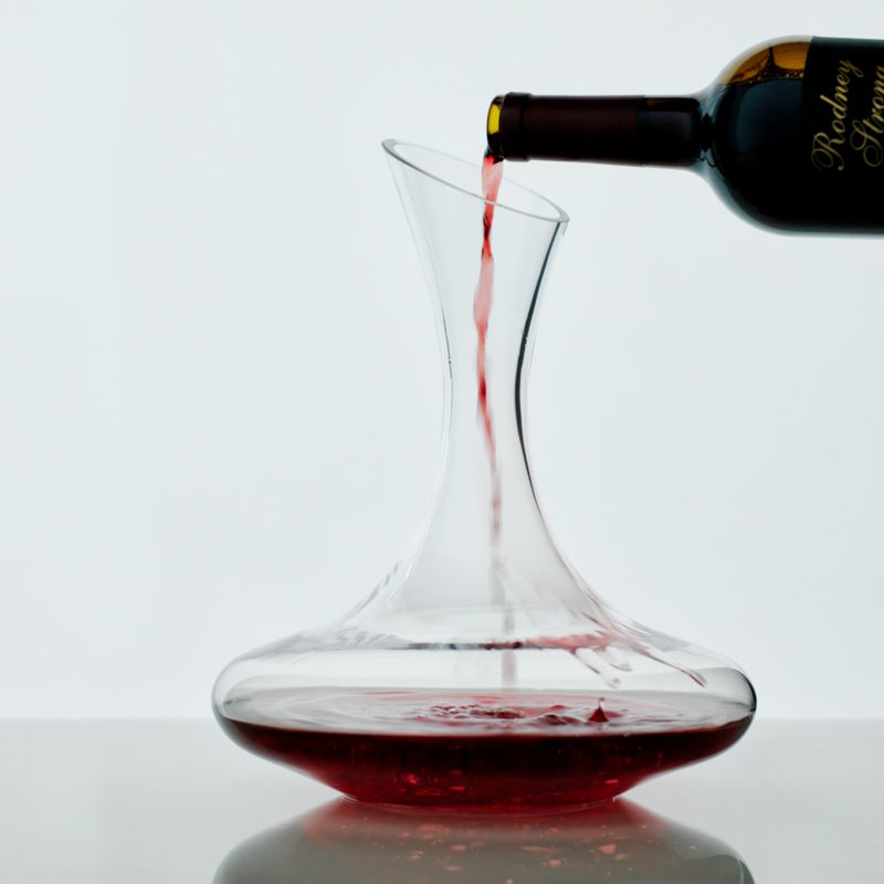 Decanters, Carafes & Pitchers