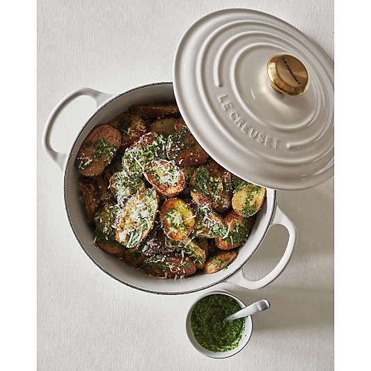 Le Creuset ® Signature 4.5-Qt. Cream Enameled Cast Iron Round Dutch Oven