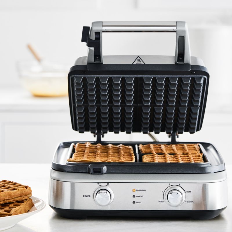 Breville ® 4-Slice Smart ™ Waffle Maker