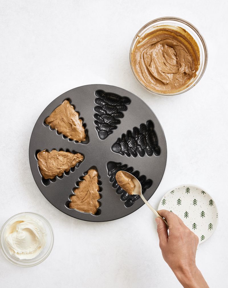 Nordic Ware ® Evergreen Cakelet Pan - image 1 of 7