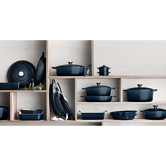 Le Creuset ® Heritage 23cm Nuit Stoneware Pie Dish with Fluted Rim