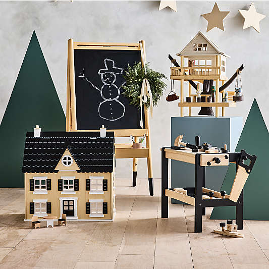 Treehouse Play Set and Wooden Forest Animals