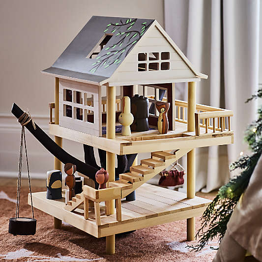 Treehouse Play Set and Wooden Forest Animals