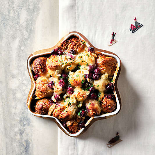 Snowflake Oven-to-Table Casserole Dish with Wood Trivet