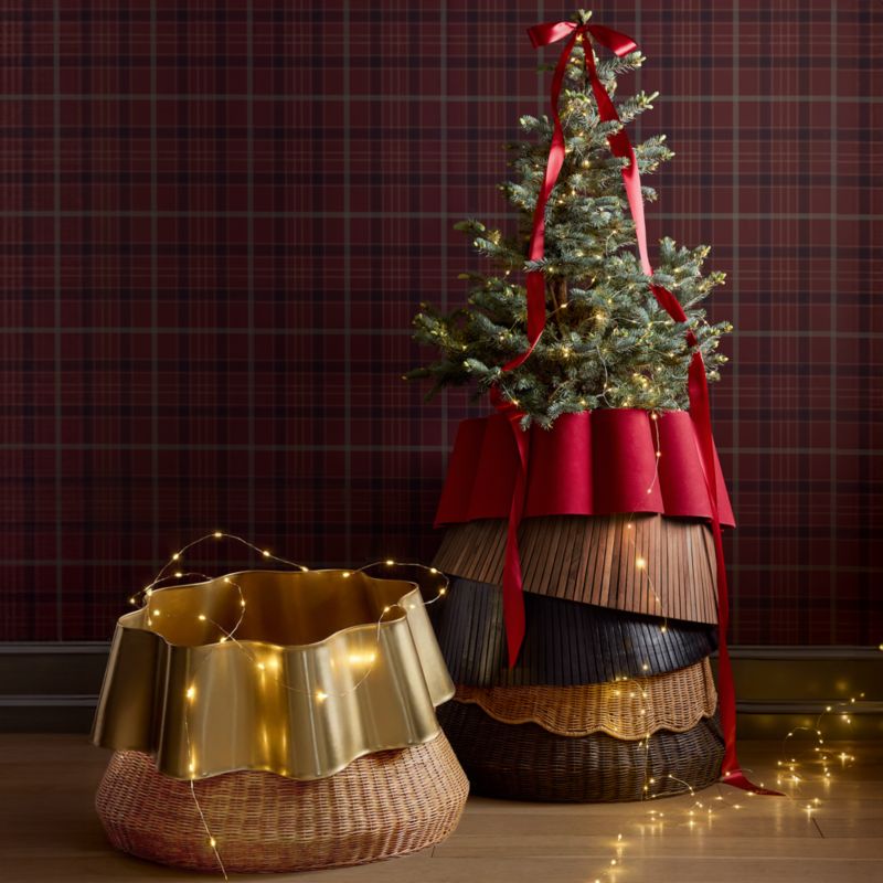 Red Scalloped Fabric Christmas Tree Collar 29.6" - image 1 of 4