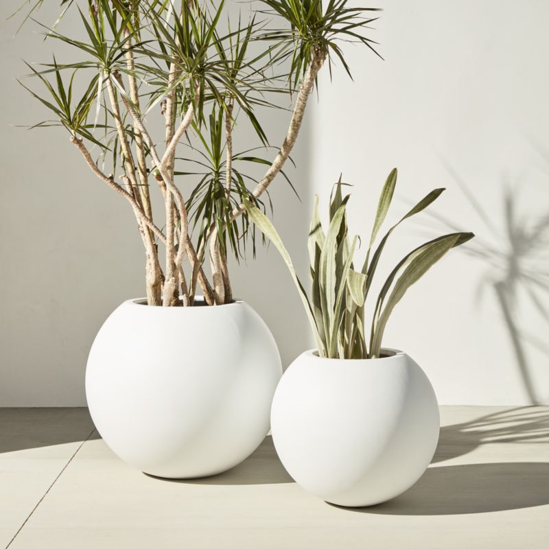 Sphere Large White Indoor/Outdoor Planter 26" - image 4 of 18