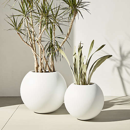 Sphere White Indoor/Outdoor Planters