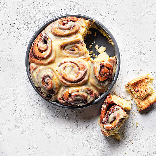 Crate & Barrel Slate Blue 9" Round Cake Pan