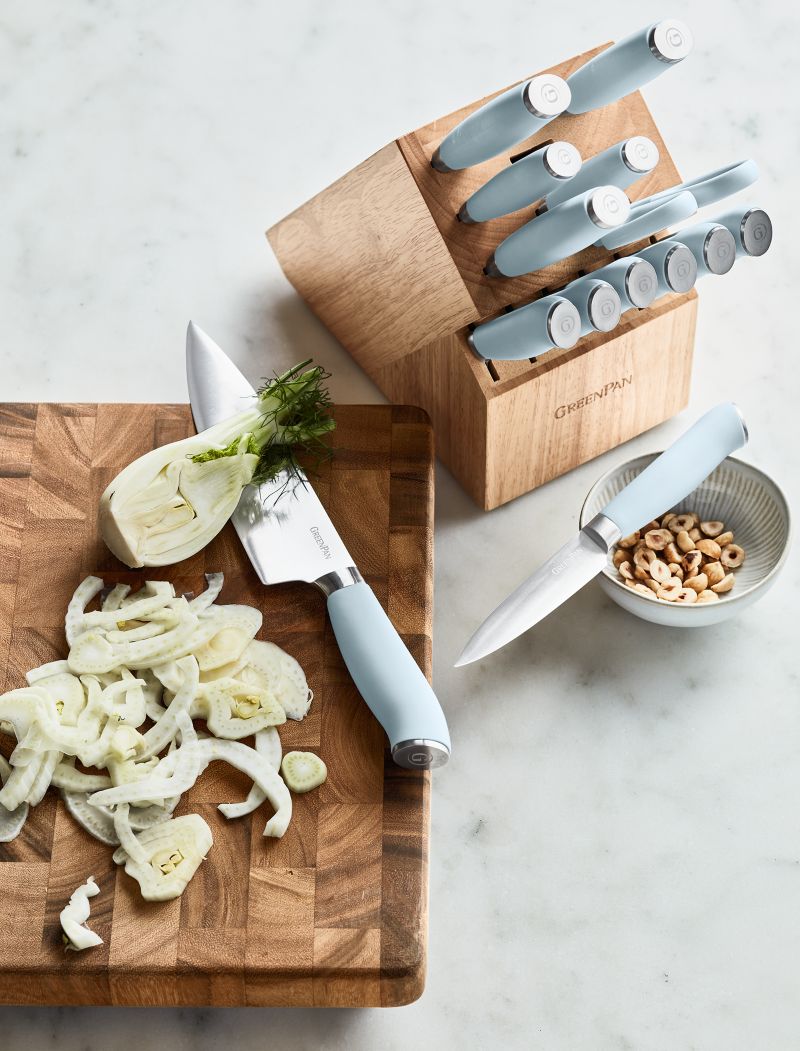 GreenPan ™ Blue Haze Ultimate 16-Piece Titanium Knife Block Set with Bonus Cookbook