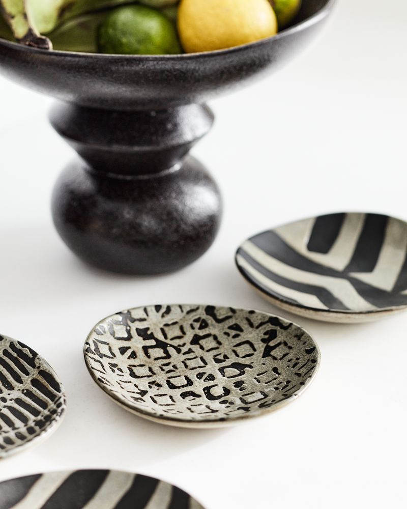 Didi Ketoa Black and White Terracotta Appetizer Plates by Eric Adjepong, Set of 4