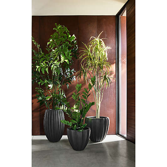 Warren Black Ficonstone Outdoor Planters
