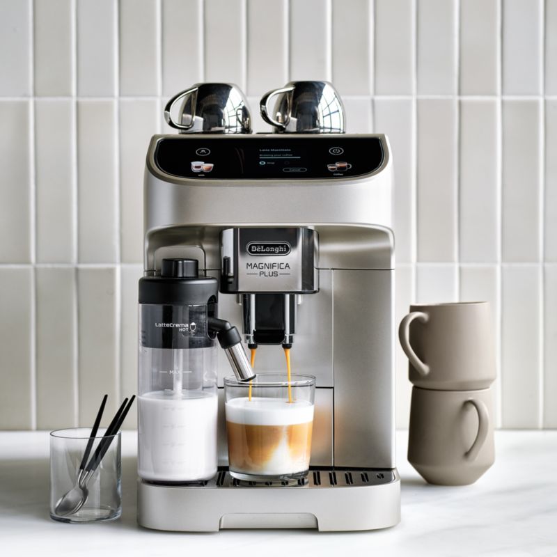 De'Longhi ® Magnifica Plus with LatteCrema ™ Automatic Coffee and Espresso Machine - image 1 of 10